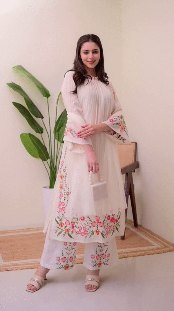 Elegant Off-White Floral Embroidered Kurti Set - Image 3