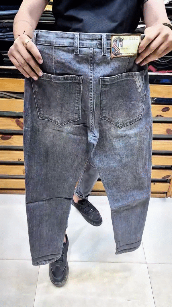 Men’s Panel-Stitched Tapered Denim – Street-Ready Vibes 👖 - Image 4