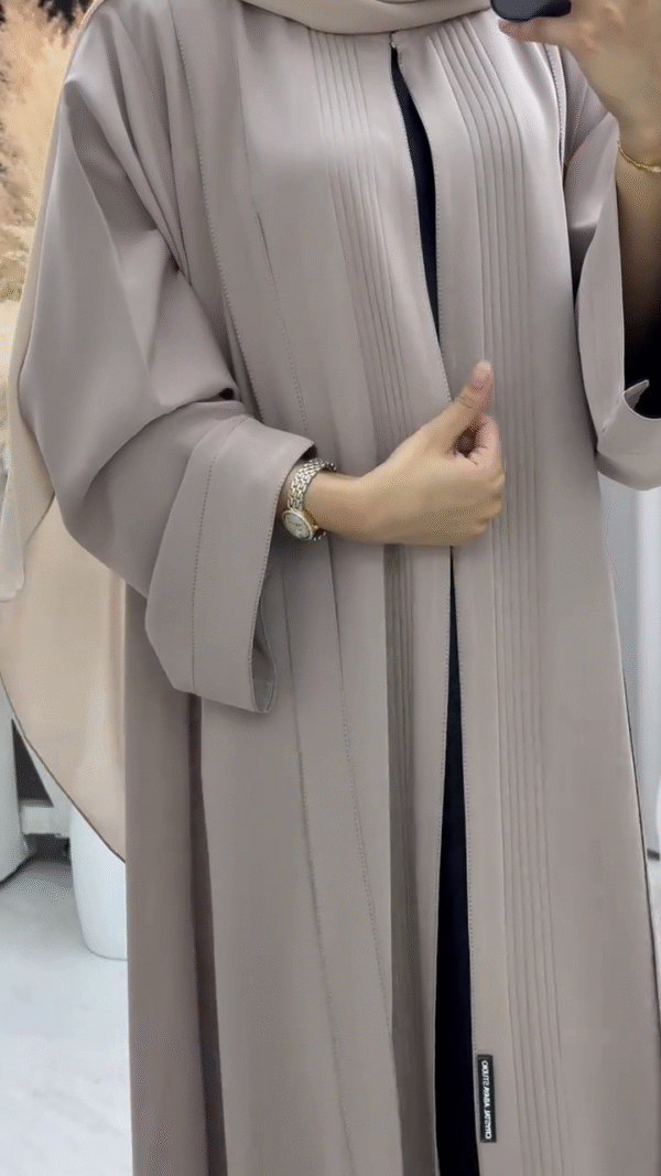🌾 Desert Dune Pleated Abaya