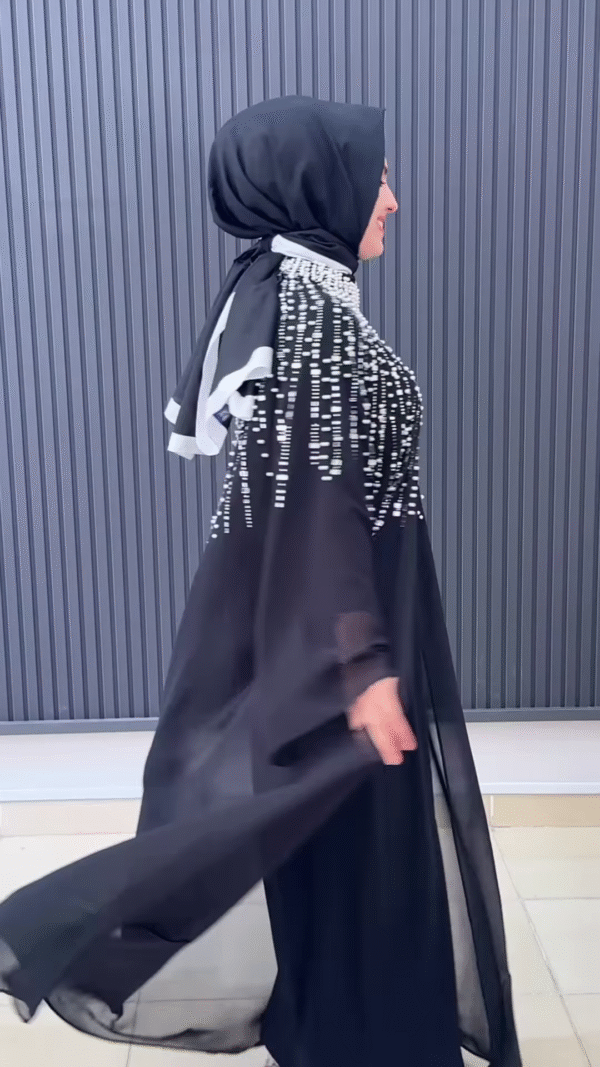 🖤 Bold Confidence in Black - Image 3