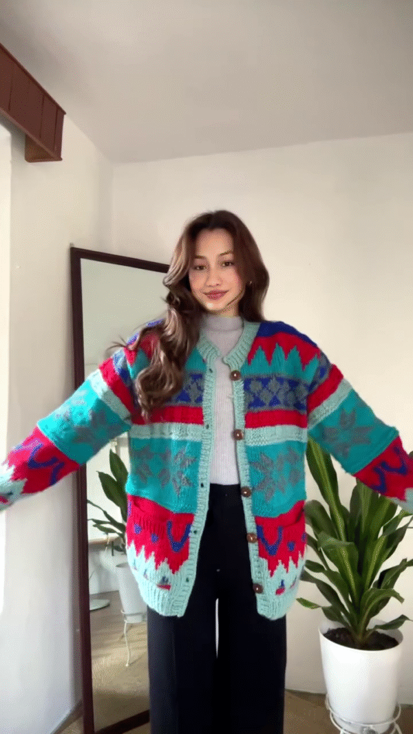 Multicolor Patterned Cardigan 🧥🍂 – Bold Knit Layer in Blue, Red & Teal with Seasonal Styling - Image 3