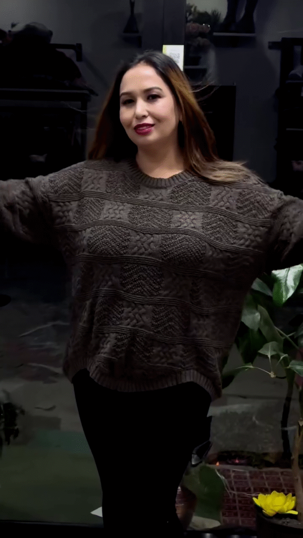 Textured Knit Sweaters 🧶🧥 – White, Maroon & Black Variants with Raised Pattern Detailing - Image 4
