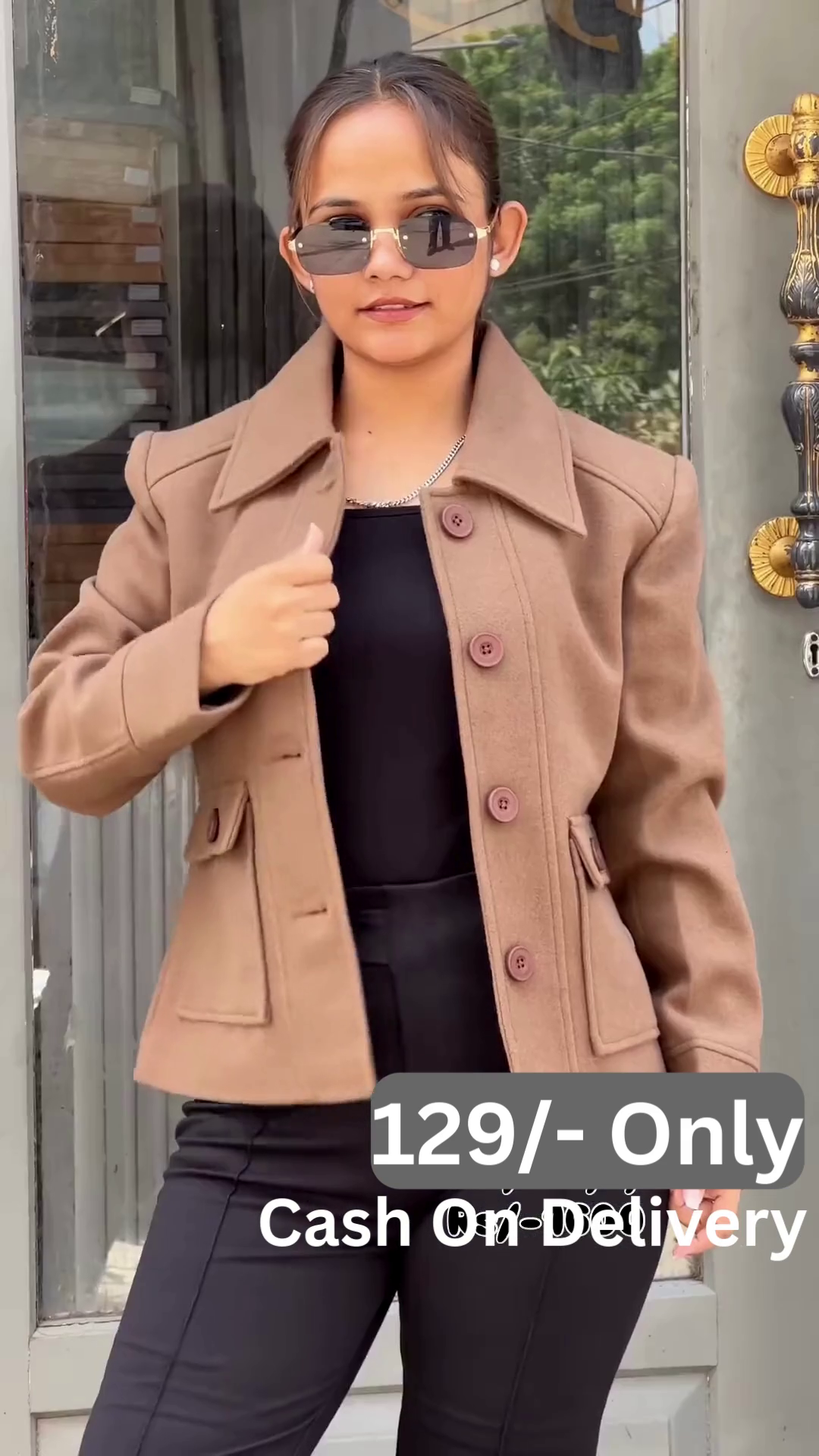 Metro Ease: Brown Jacket & Monochrome Base Ensemble - Image 3