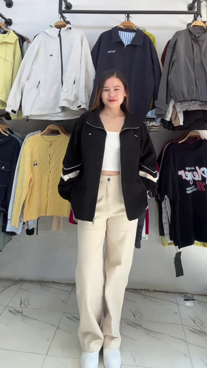 π₯ Elegant Gray, White & Red Outfit β A Perfect Fusion of Streetwear & Chic Style β€οΈπ€π€ - Image 2