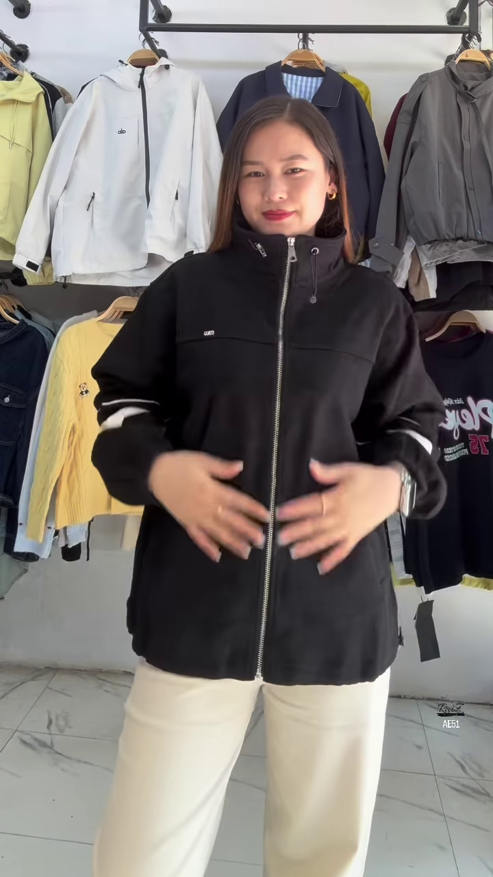 π₯ Elegant Gray, White & Red Outfit β A Perfect Fusion of Streetwear & Chic Style β€οΈπ€π€ - Image 3