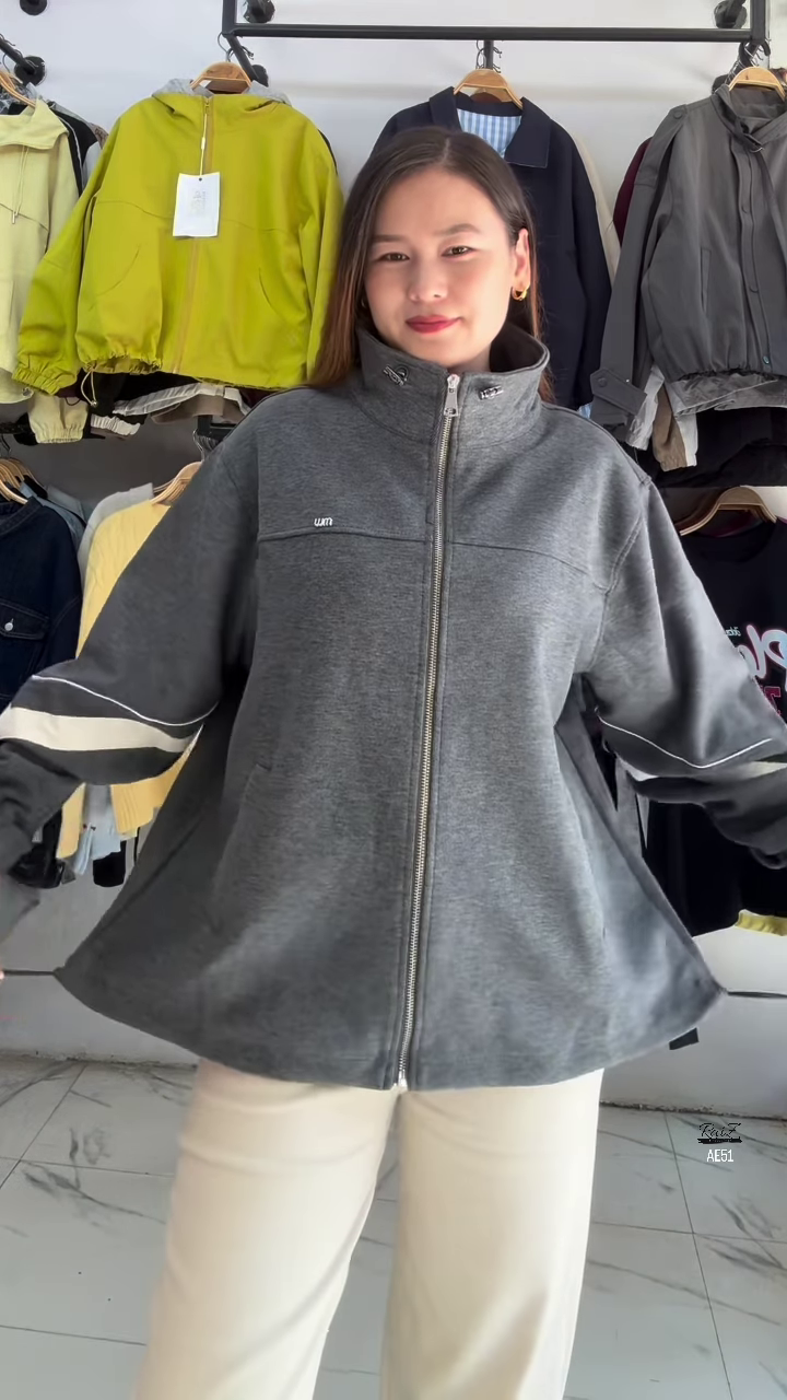 π₯ Elegant Gray, White & Red Outfit β A Perfect Fusion of Streetwear & Chic Style β€οΈπ€π€ - Image 5